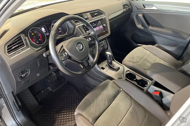 VOLKSWAGEN Tiguan 6