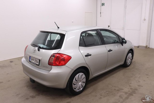 Toyota Auris 5