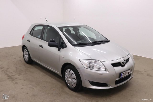 Toyota Auris 7