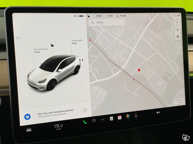 Tesla Model Y 14