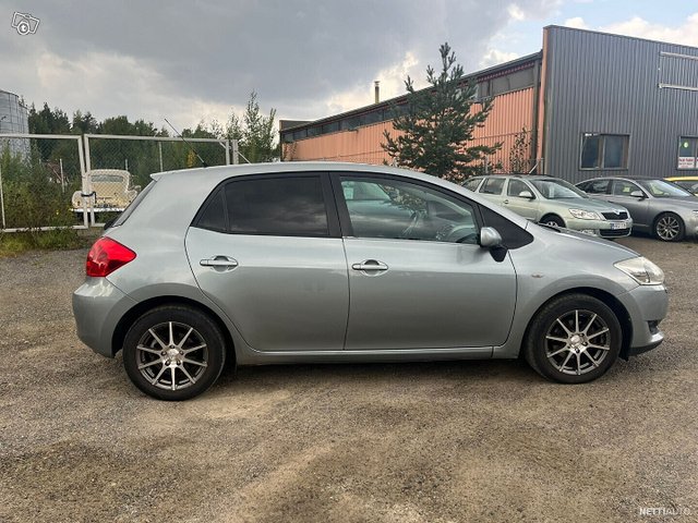 Toyota Auris 5