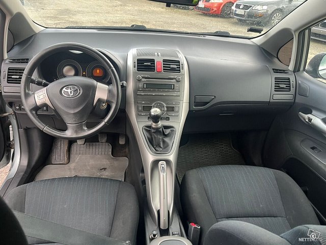 Toyota Auris 7