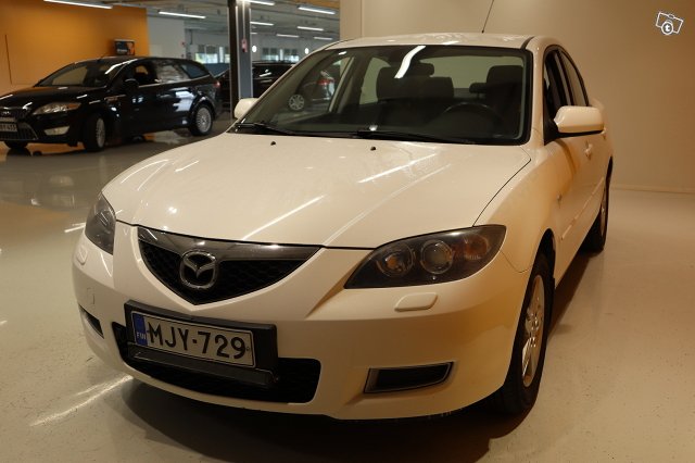 Mazda 3 4