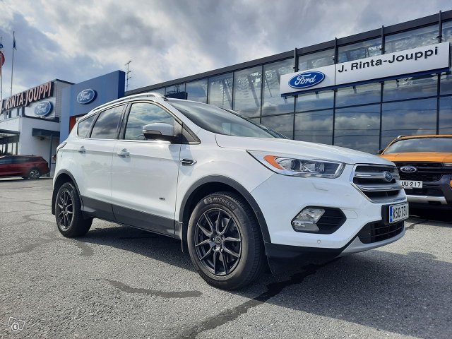 Ford Kuga 1