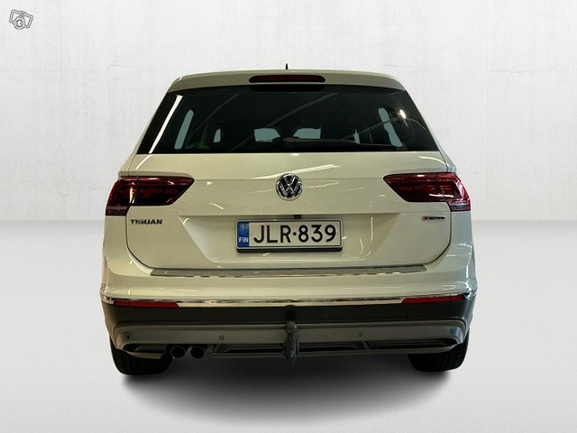 Volkswagen Tiguan 4