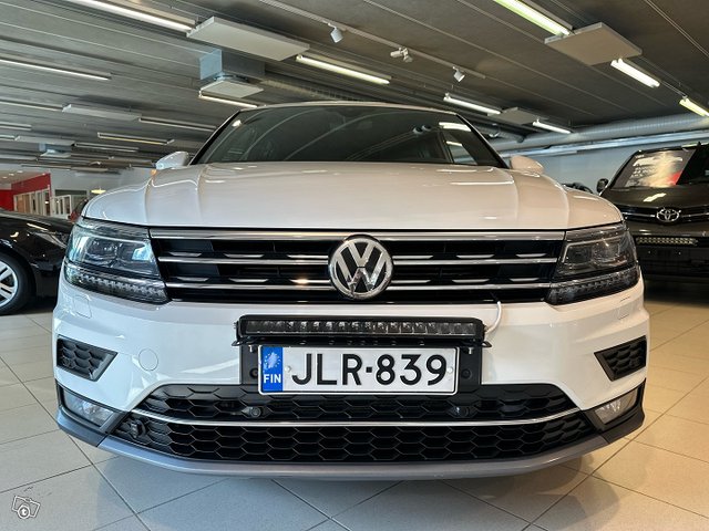 Volkswagen Tiguan 7