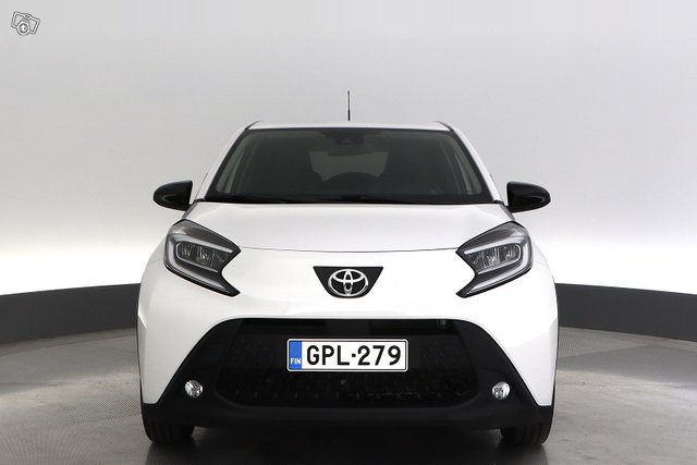 Toyota Aygo X 8