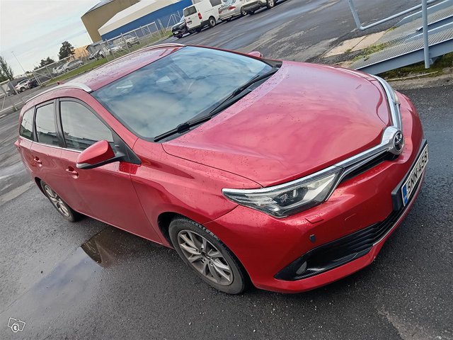 TOYOTA Auris