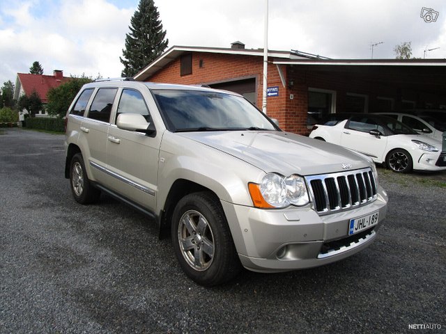 Jeep Grand Cherokee 4