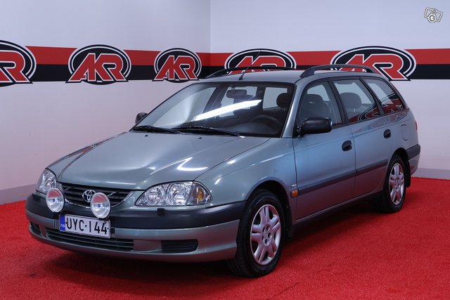 TOYOTA Avensis