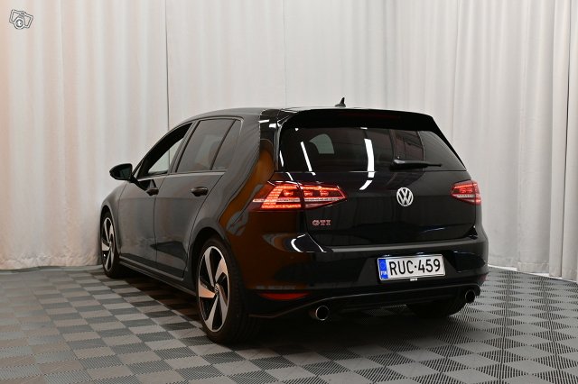 Volkswagen GOLF 5