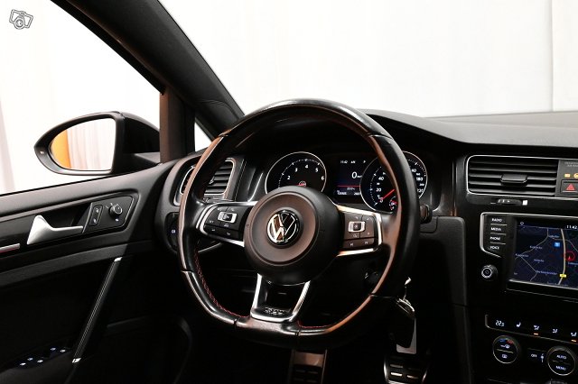 Volkswagen GOLF 14