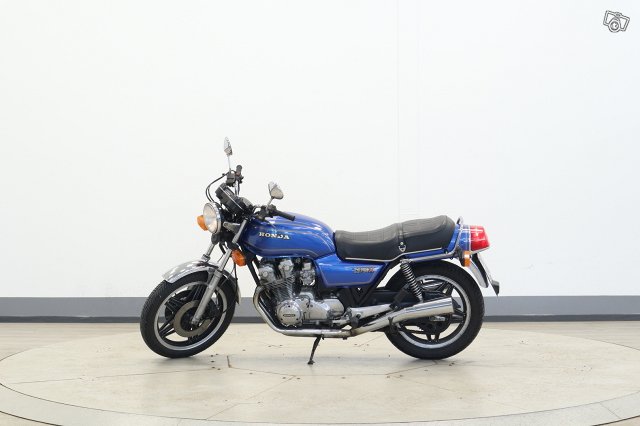 Honda CB 8