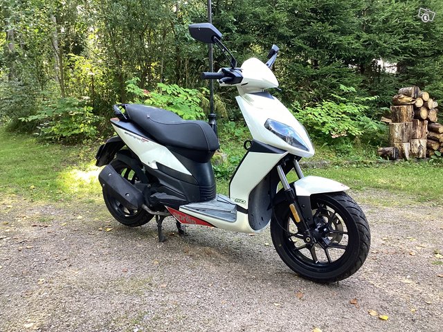 Aprilia Sportcity 50, kuva 1