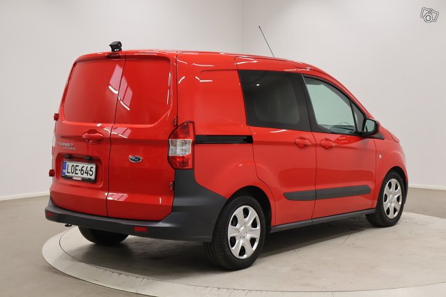 Ford Transit Courier 5