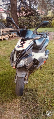 Aprilia SR50 skootteri 1