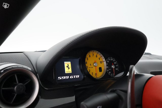 Ferrari 599 GTB 17