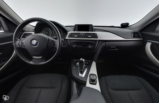 BMW 320 GRAN TURISMO 11