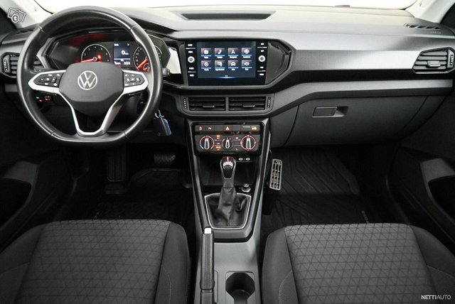 Volkswagen T-Cross 8