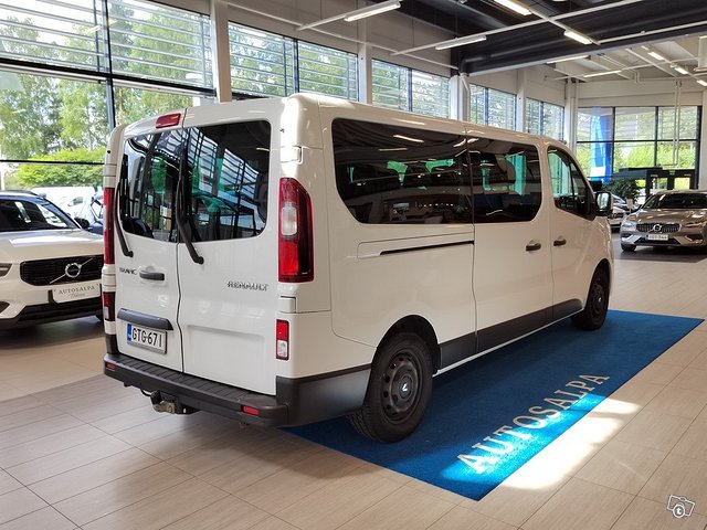 RENAULT Trafic Passenger 2