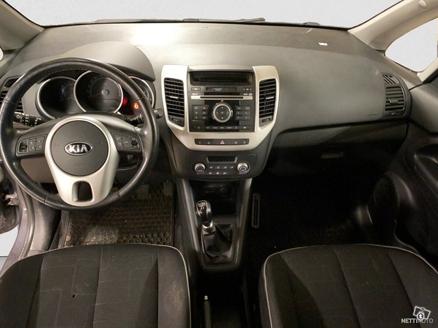 Kia Venga 10