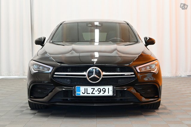 Mercedes-Benz CLA 35 AMG 2