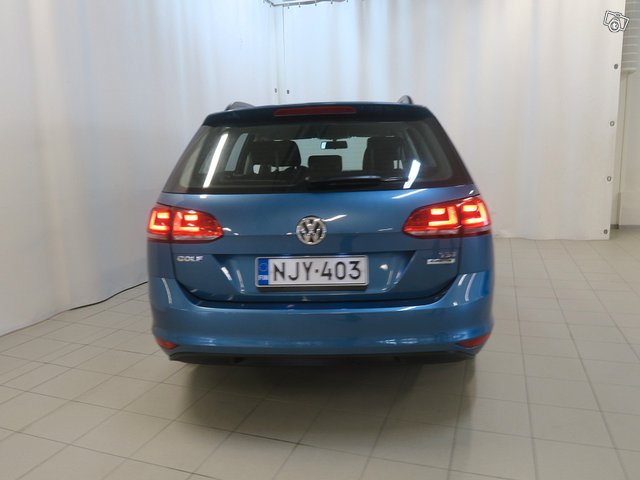 VOLKSWAGEN Golf 9