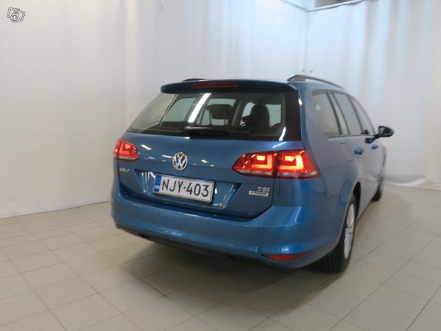 VOLKSWAGEN Golf 10