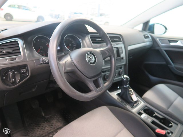 VOLKSWAGEN Golf 15