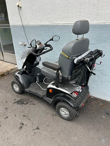 Seniori Scootteri Kymco Maksi XLS 2