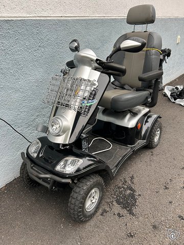 Seniori Scootteri Kymco Maksi XLS 3