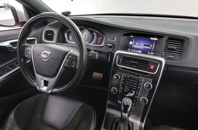 Volvo V60 9