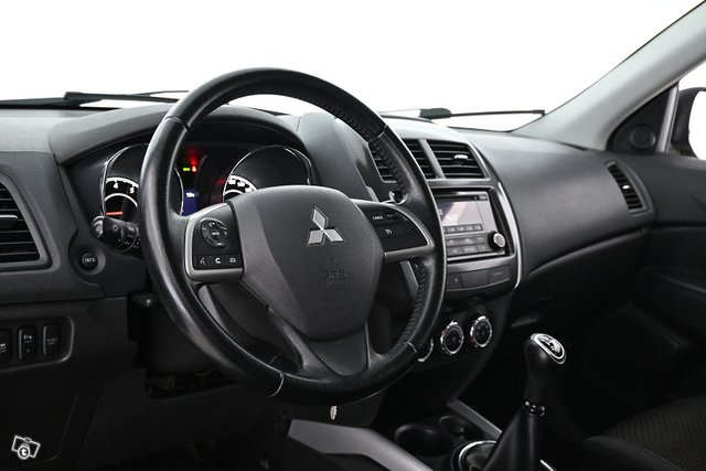 Mitsubishi ASX 16