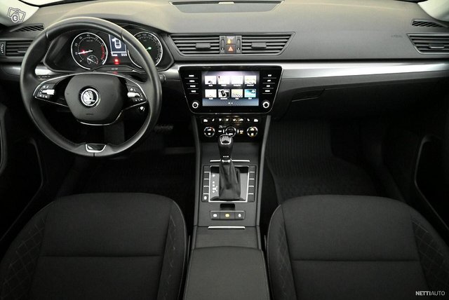 Skoda Superb 8