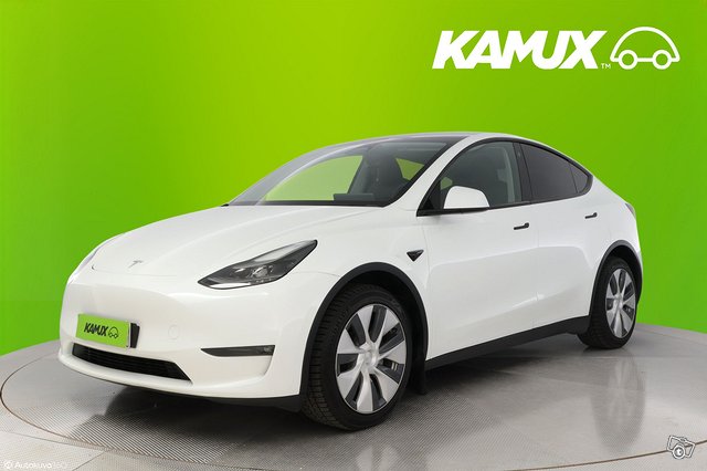 Tesla Model Y 6