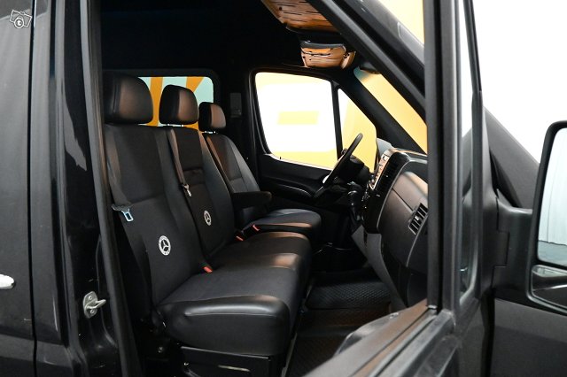 Mercedes-Benz Sprinter 8