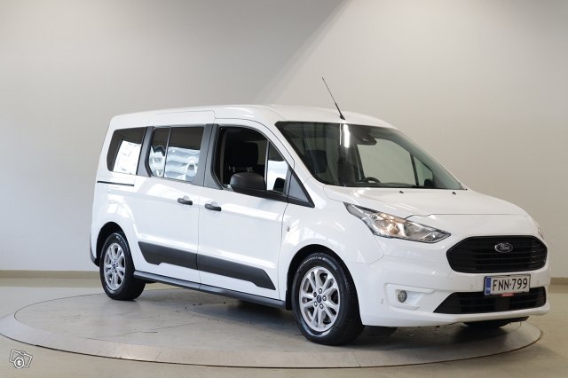 Ford Grand Tourneo Connect 3