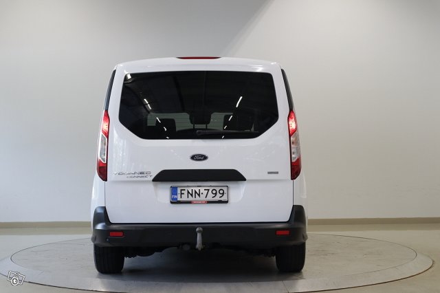 Ford Grand Tourneo Connect 6