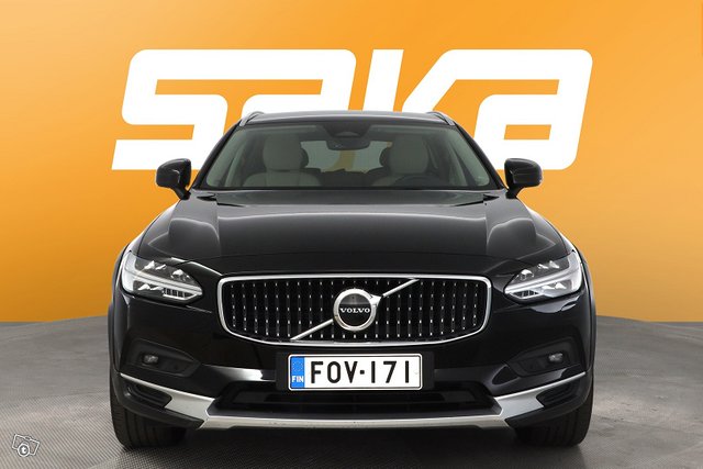 Volvo V90 Cross Country 2