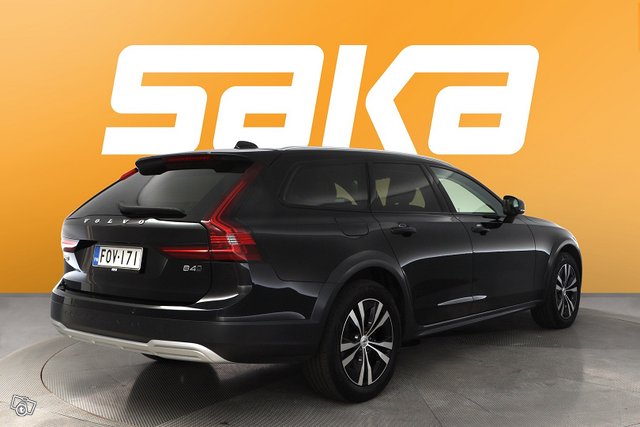 Volvo V90 Cross Country 8