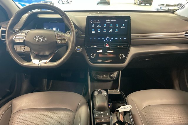 HYUNDAI IONIQ Electric 8