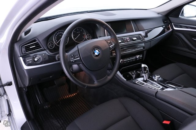 BMW 520 11