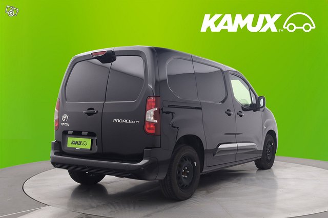 Toyota Proace City 4