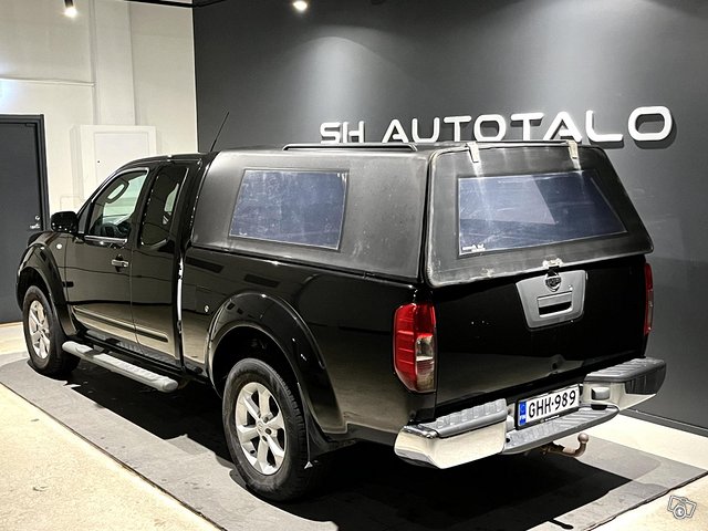 Nissan Navara 2