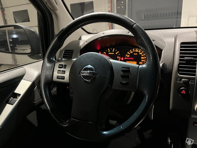 Nissan Navara 4