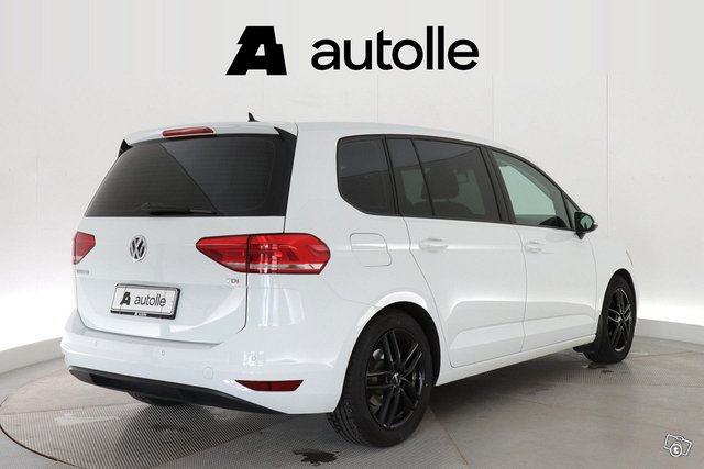 Volkswagen Touran 13