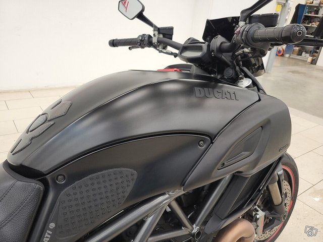 Ducati DIAVEL 7