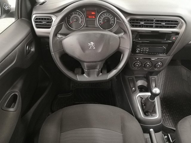 Peugeot 301 5