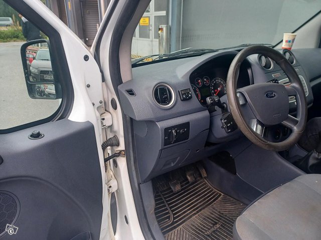 Ford Transit Connect 5