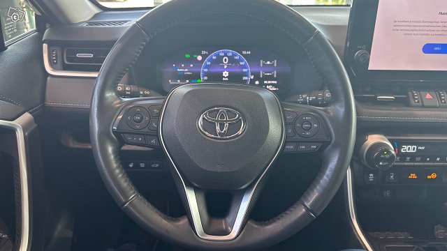 Toyota RAV4 11